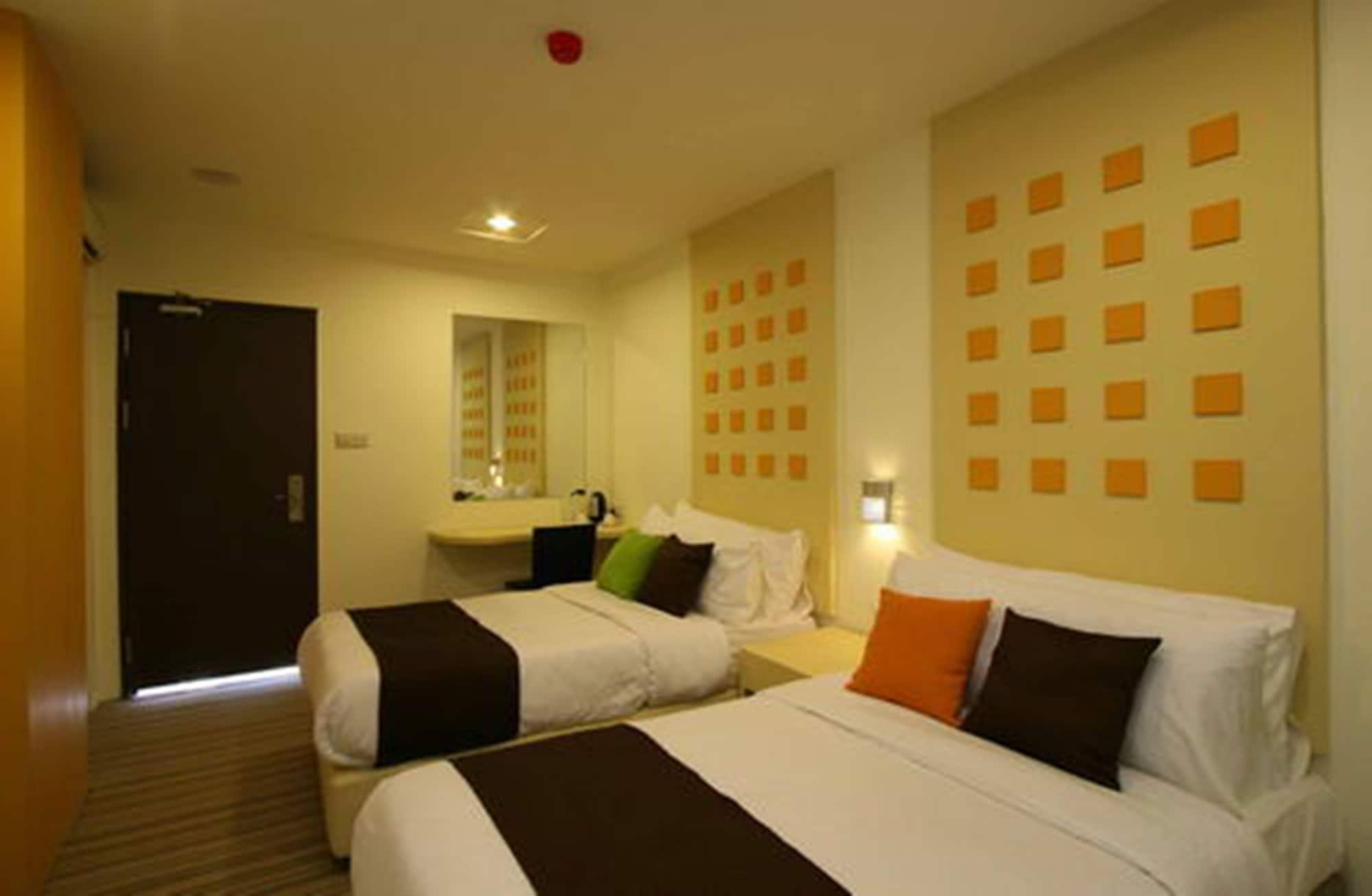 98 Hotel 2*