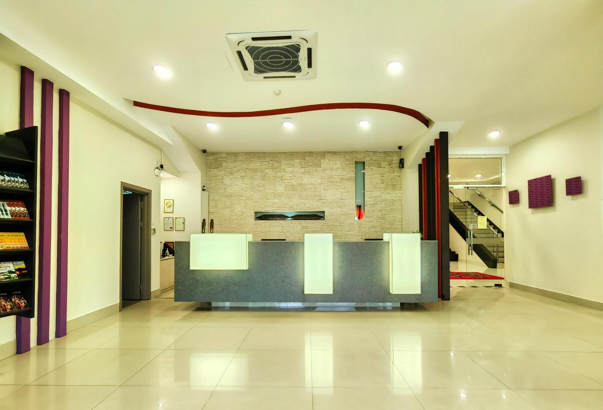 98 Hotel 2*